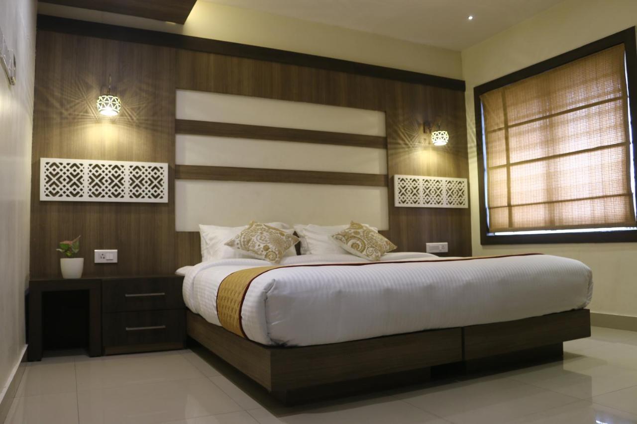 Hotel The Rubis à Kottakkal Extérieur photo