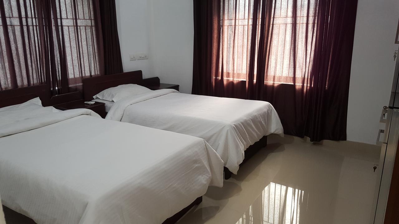 Hotel The Rubis à Kottakkal Extérieur photo