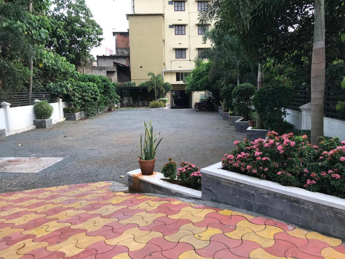 Hotel The Rubis à Kottakkal Extérieur photo